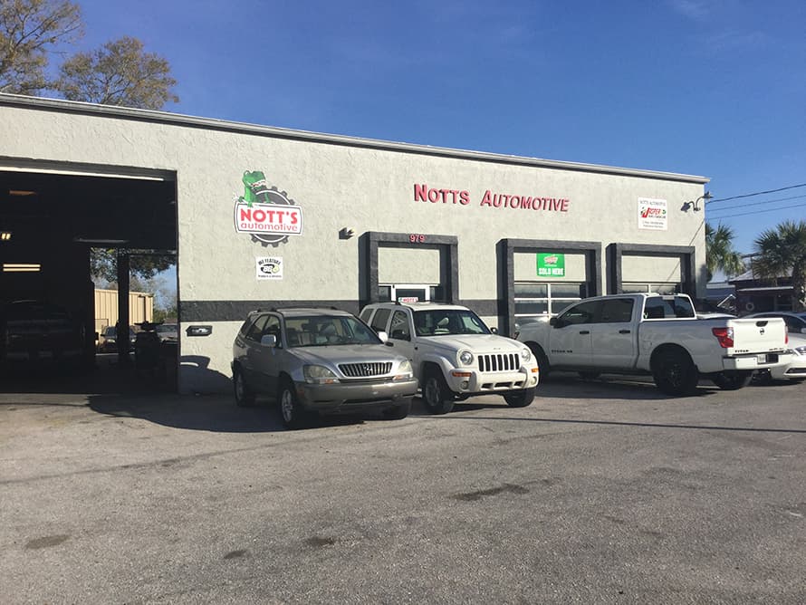 Nott's Automotive crew